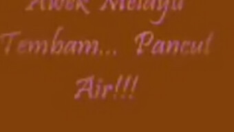 Gadis Malaysia Mengalami Keseronokan Yang Hebat Dan Pancutan Air Mani Wanita.