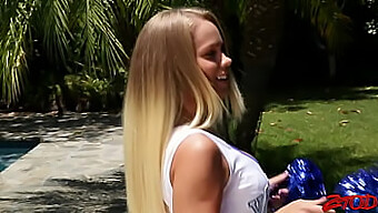 Il Grande Culo Di Britney Young Viene Riempito Di Sperma Dopo La Cheerleader