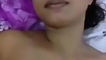 Amateur Indian Girl Shares Her Homemade Video