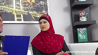 Muslimmah Gets Her Pussy Fucked By Lawyer..