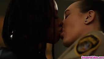 Interracial lesbian kissing and eating out session in prison