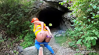 Claudia Macc'S Outdoor Piss Play With Fingering And Peeing