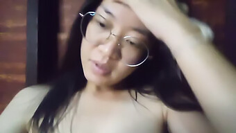 Amateur Asian Girl Masturbates Secretly At Home