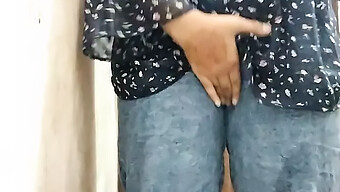 Desi Kolej Kızının Ev Yapımı Banyo Videosu, Duygusal Mastürbasyonla