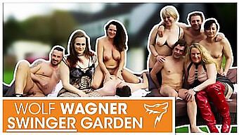 Duitse MILF's genieten van wilde seks met vreemden op een swingerfeestje!